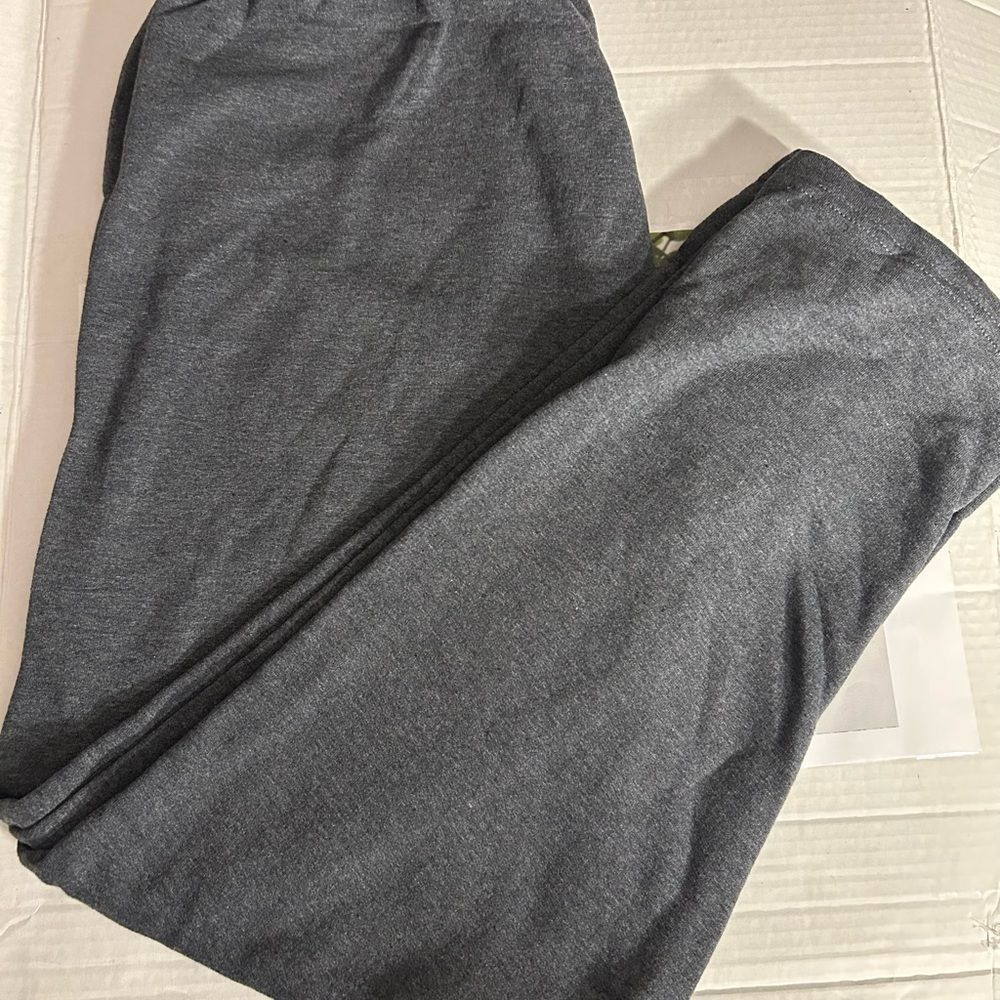 🎁Gildan Men's Charcoal Joggers Heavy Blend Size: Large 🔥